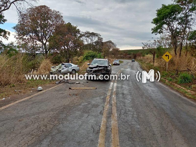 Trágico acidente deixa dois mortos e dois feridos na MG-230 em Serra do Salitre