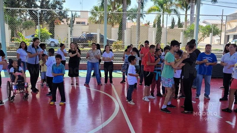 APAE de Patrocínio promove dia dançante para usuários com...