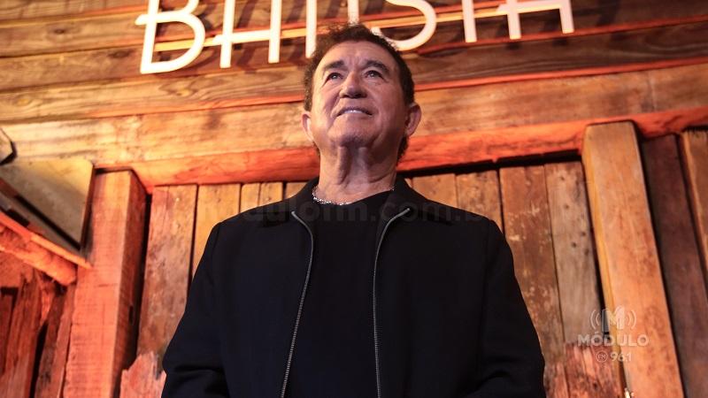 Conheça a história e sucessos da carreira de Amado Batista; cantor se apresenta neste sábado (16) em Patrocínio