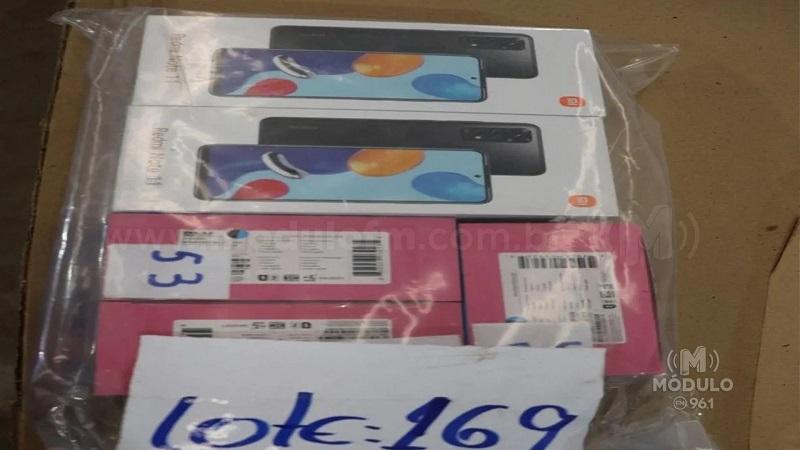 Leilão de produtos apreendidos pela Receita Federal será no dia 3 de outubro; há celulares por R$ 500