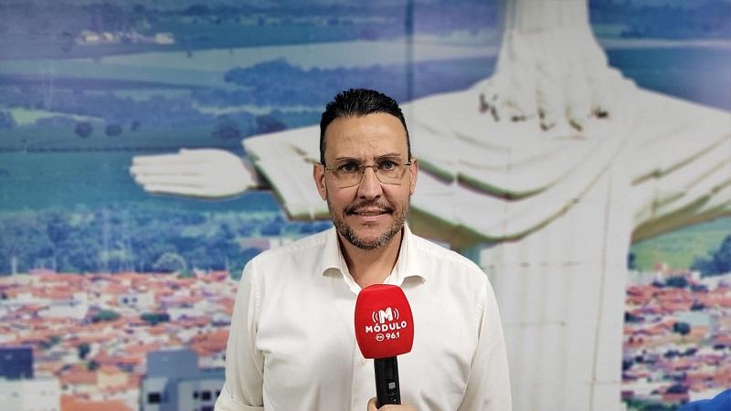 Vereador pede que colega parlamentar retire assinatura em projeto sobre desembarque fora do ponto no transporte coletivo