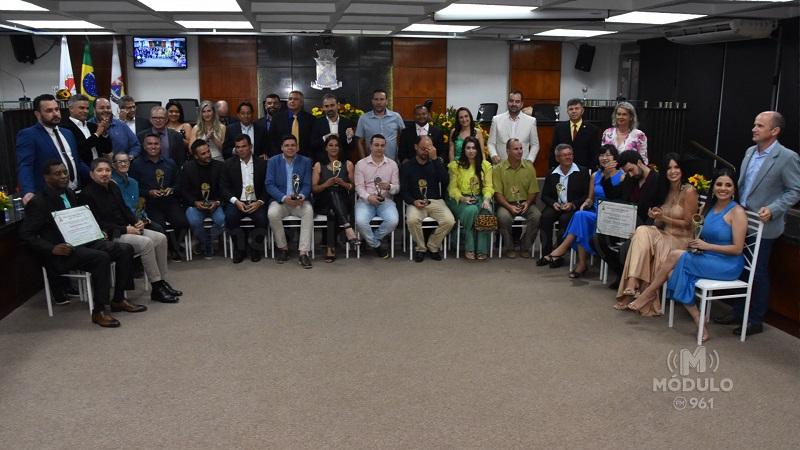 Câmara Municipal homenageia empresários com entrega do Mérito Empresarial 2023