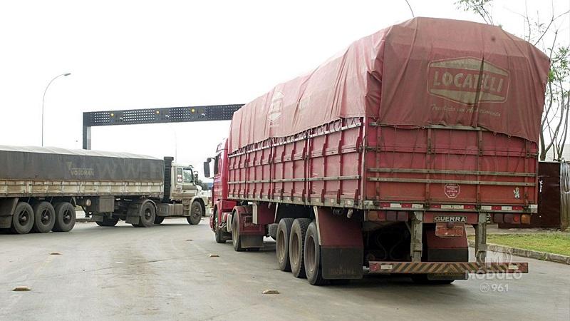 Cobrança de pedágio vai aumentar valor do frete na região de Patrocínio, afirma cooperativa de transportes