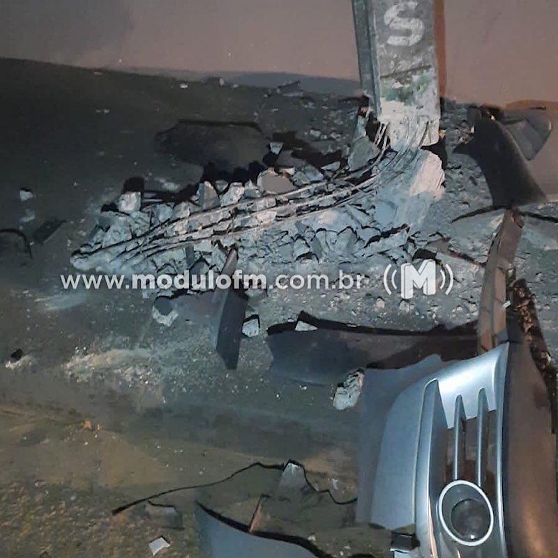 Jovem é atropelada em acidente envolvendo dois veículos em Patrocínio
