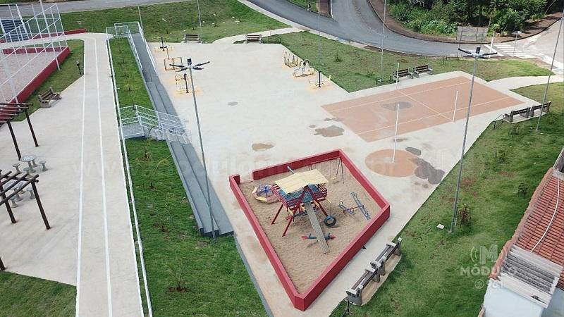 Vereadora pede reparos urgentes em praça do bairro Boa Esperança que foi alvo de vandalismo