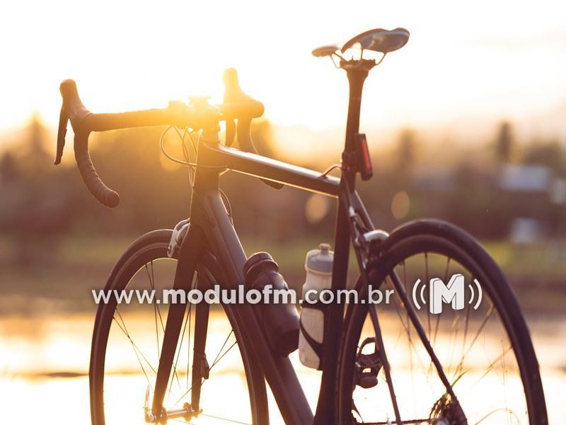 Adolescente tem bicicleta furtada durante treino em academia