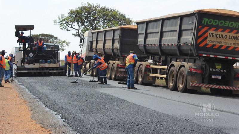 BR-365 tem interdição parcial com ‘operação pare e siga’ para trabalhos de manutenção da via