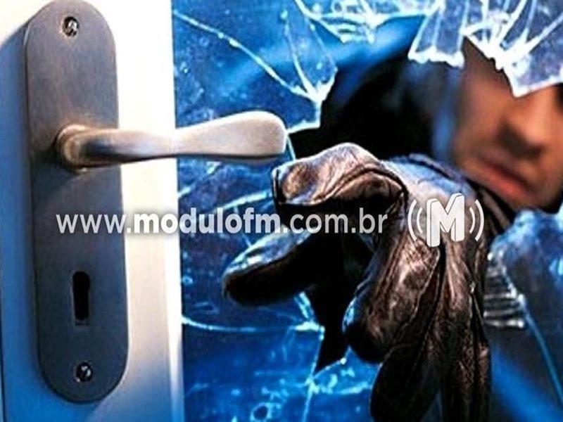 Criminosos aproveitam ausência de moradores, arrombam residência e furtam mais de R$ 5 mil em Patrocínio