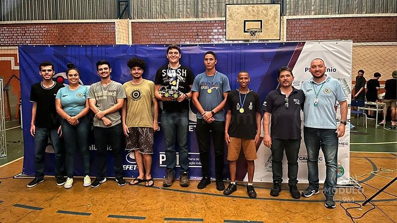 Equipe do IFTM Patrocínio vence Torneio de Robótica do CEFET-MG
