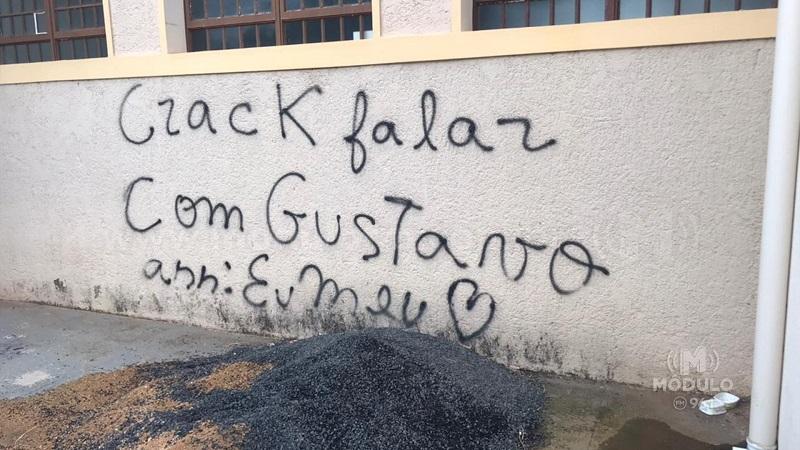 Mais uma igreja é vandalizada com pichações em Patrocínio