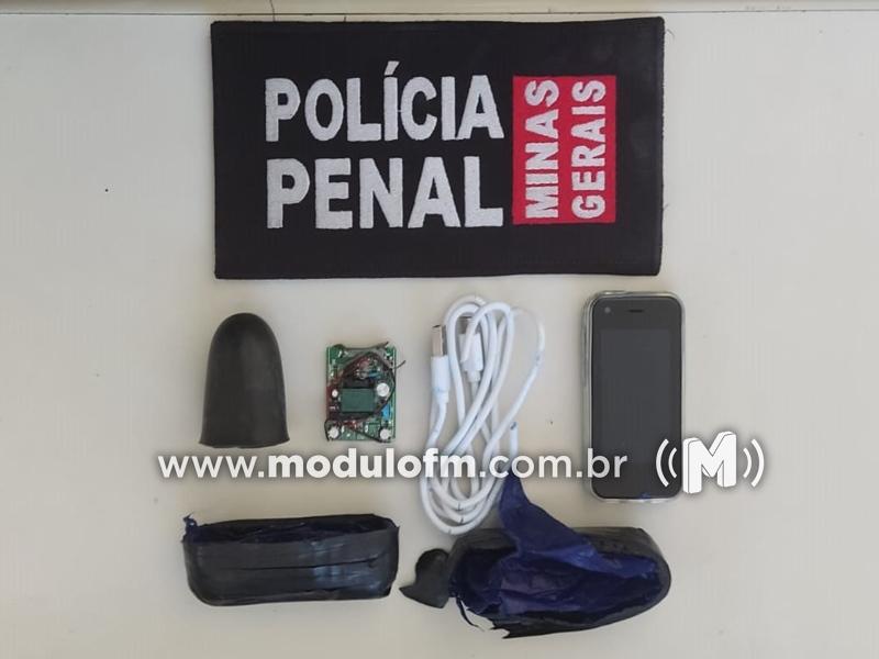 Visitante é presa ao tentar entrar na Penitenciária de Patrocínio com celular e acessórios escondidos nas partes íntimas