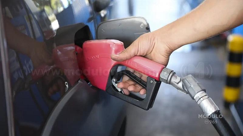 Petrobras anuncia redução de R$ 0,30 no preço do diesel