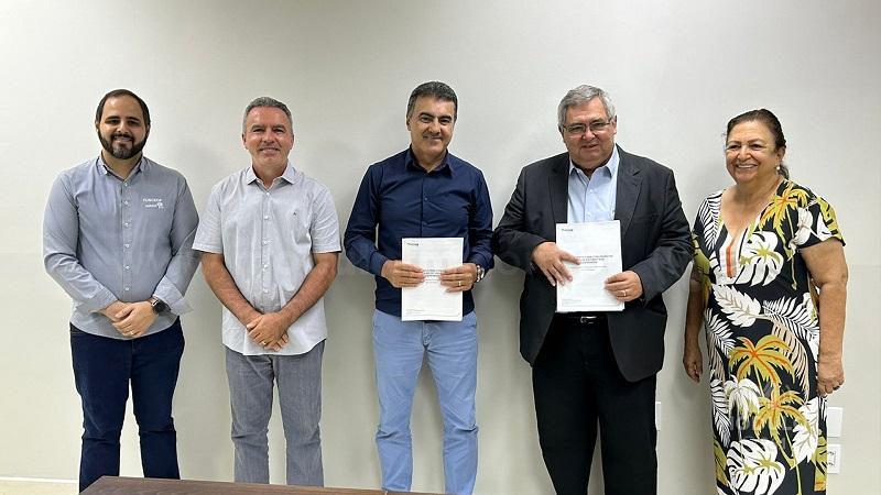 Unicerp disponibiliza bolsas de estudos através de convênio assinado entre o Sicoob Coopacredi e a Funcecp