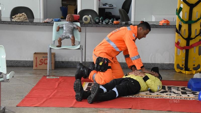 Servidores públicos participam de treinamento de primeiros socorros e combate a incêndio