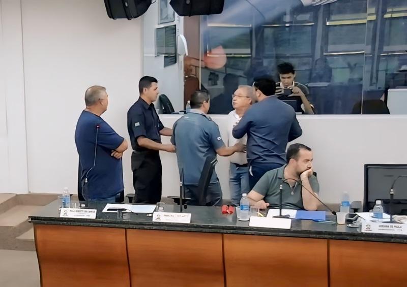 Reunião da Câmara de Patrocínio é encerrada após discussão pessoal no plenário