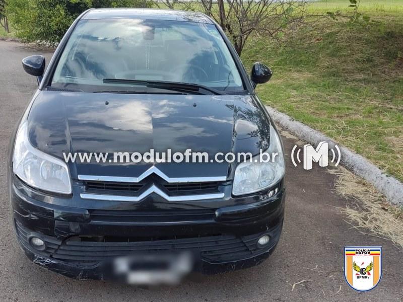 Abordagem policial resulta na apreensão de veículo roubado e prisão por embriaguez ao volante na MGC-462 em Patrocínio