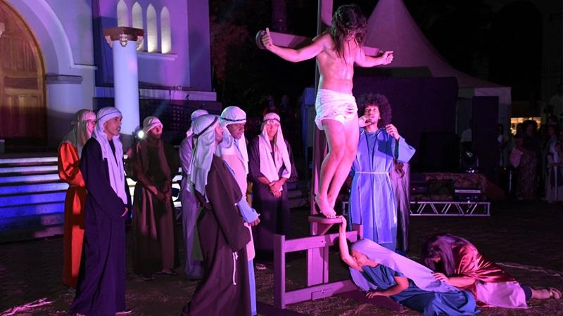 Encenação da Paixão de Cristo acontece na próxima semana em novo local