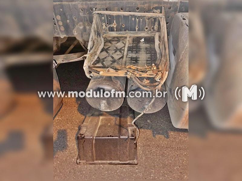 Ladrões furtam baterias de caminhão no bairro Morada Nova