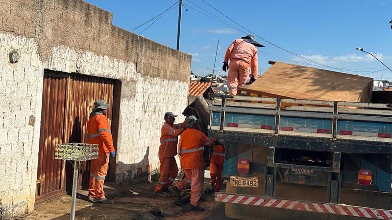 Prefeitura realiza mutirão de limpeza nos bairros Boa Esperança, Carajás e Ouro Preto