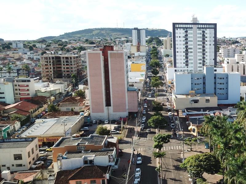 Aquecimento pré-frontal neste início de semana deixa tardes quentes e com pouca chance de chuva em Patrocínio