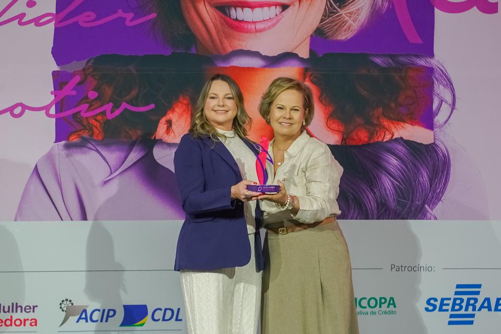Durante o FEME, superintendente do HC Patrocínio, Andreia Ribeiro de Almeida, é homenageada
