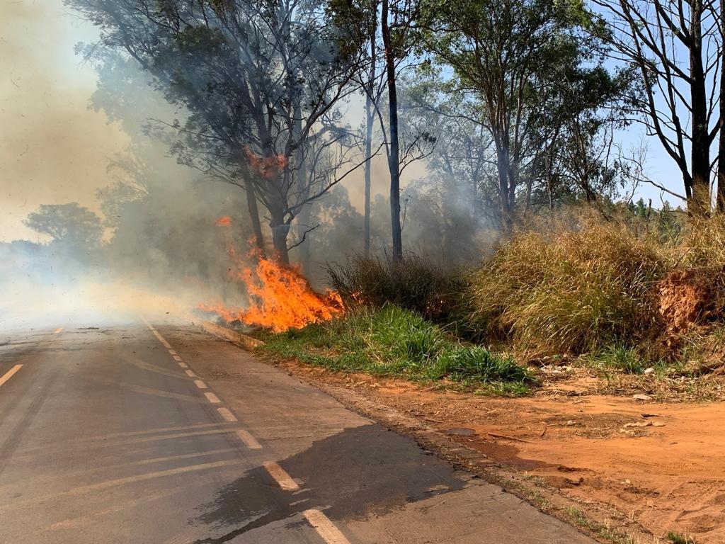 Em quatro meses, mais de 500 incêndios são combatidos por concessionária nas rodovias da região