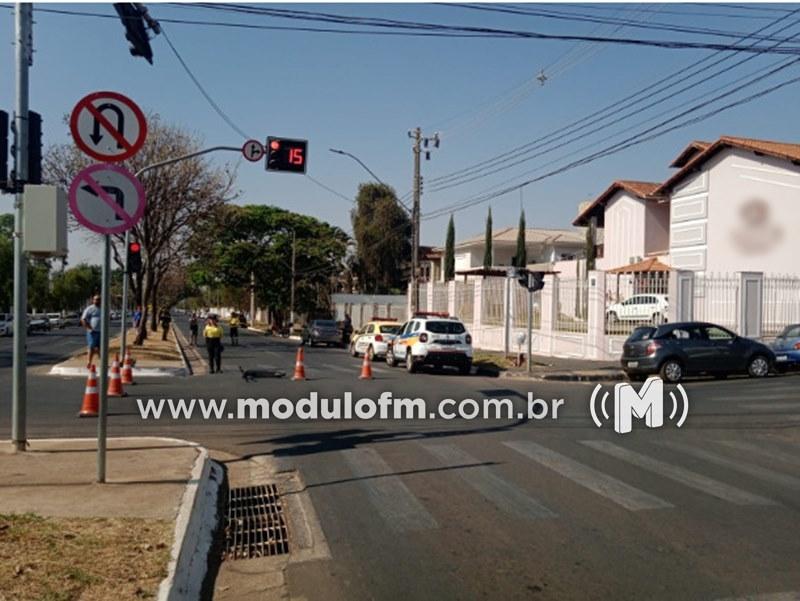 Mulher fica ferida em acidente com patinete no Centro de Patrocínio