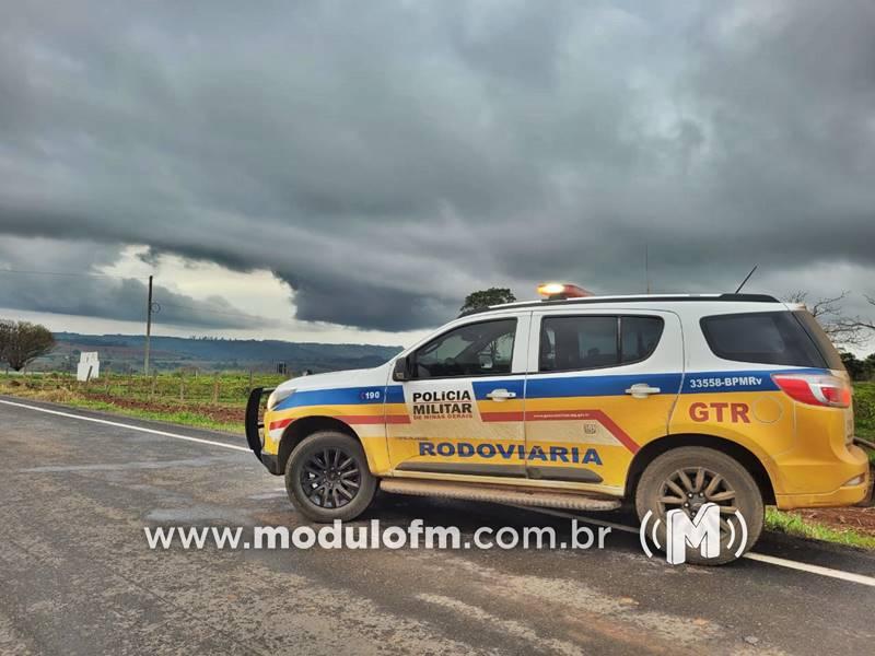 Polícia Militar Rodoviária alerta para cuidados ao dirigir em dias de chuva