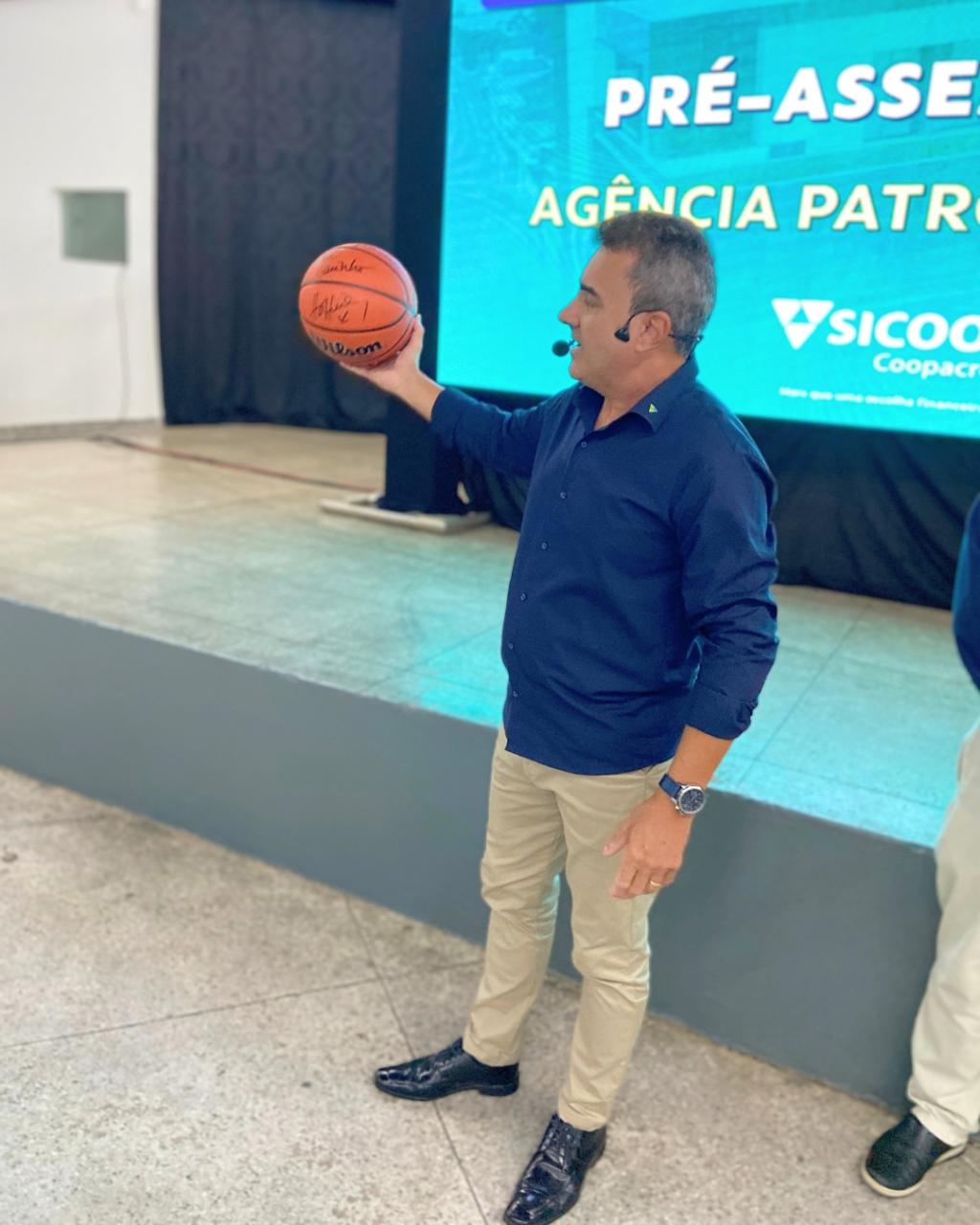 Imagem 6 do post Sicoob Coopacredi encerra ciclo de pré-assembleias 2025 com excelente público em Patrocínio