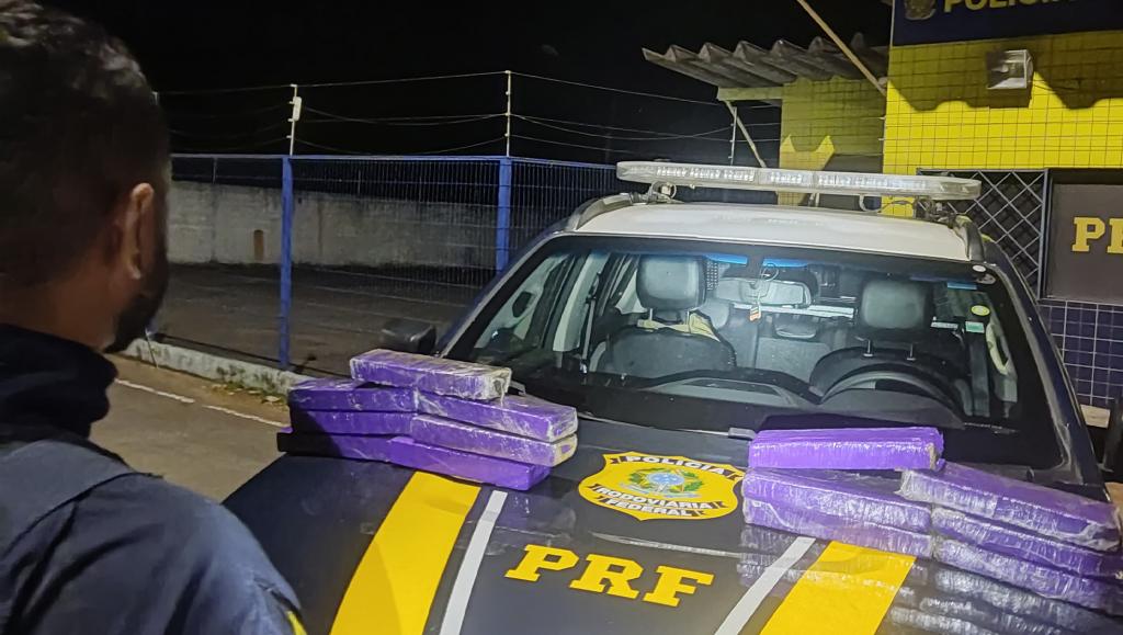 Jovem é preso com 13 barras de maconha na BR-365, em Patos de Minas