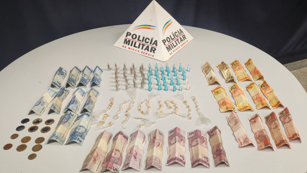 Quatro pessoas são presas por suspeita de tráfico de...