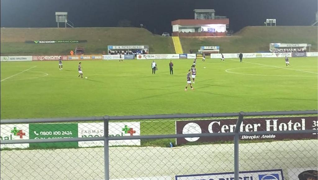 Varginha surpreende Patrocinense em casa e embola a disputa...