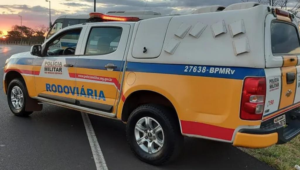 Polícia Militar Rodoviária apreende mercadorias irregulares em ônibus que...