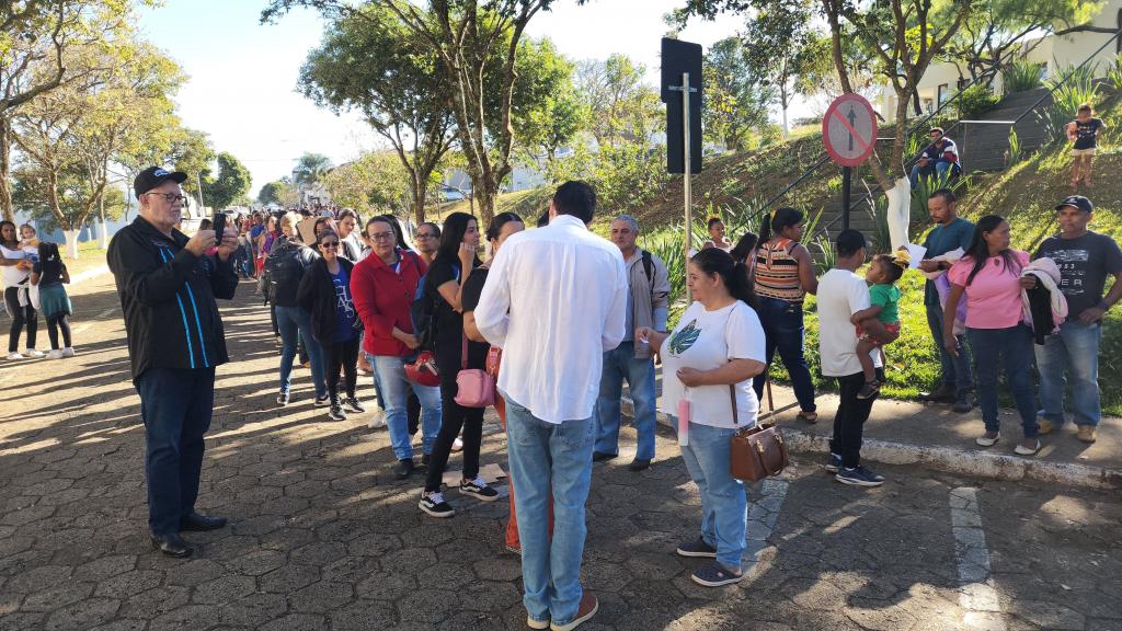 Imagem 9 do post Prefeitura realiza distribuição de senhas para inscrições em programa habitacional