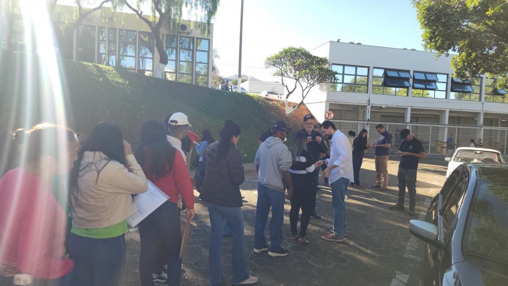 Imagem 8 do post Prefeitura realiza distribuição de senhas para inscrições em programa habitacional