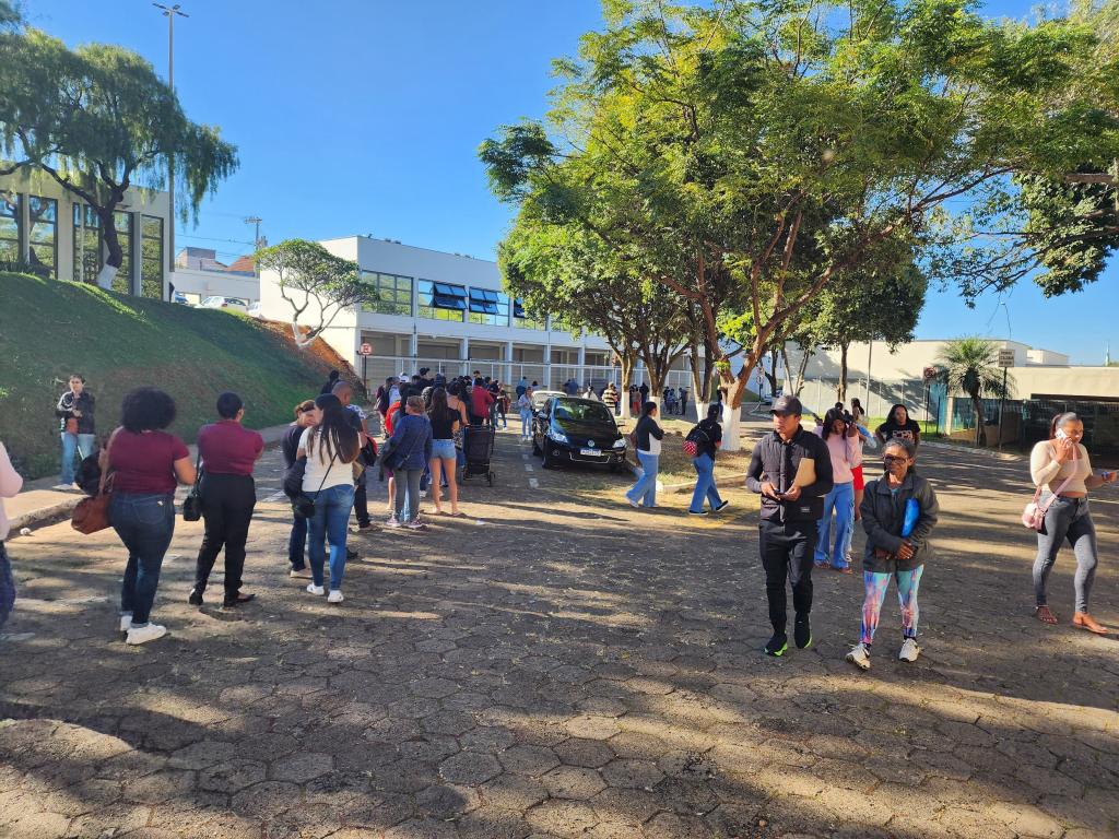 Imagem 7 do post Prefeitura realiza distribuição de senhas para inscrições em programa habitacional