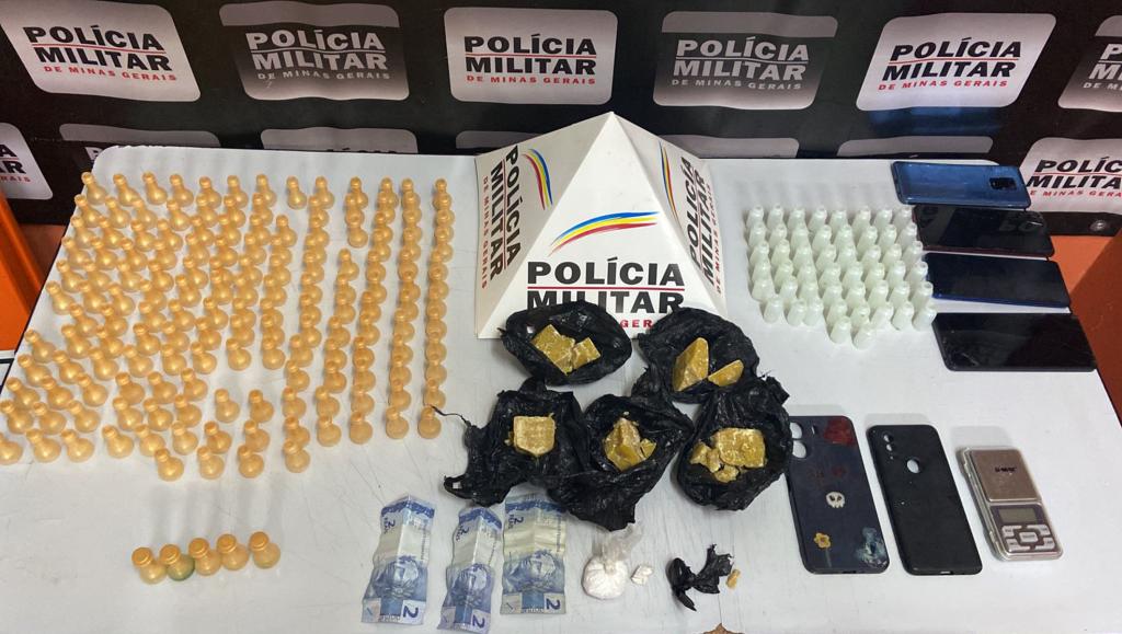 Quatro pessoas são detidas com drogas durante operação em...