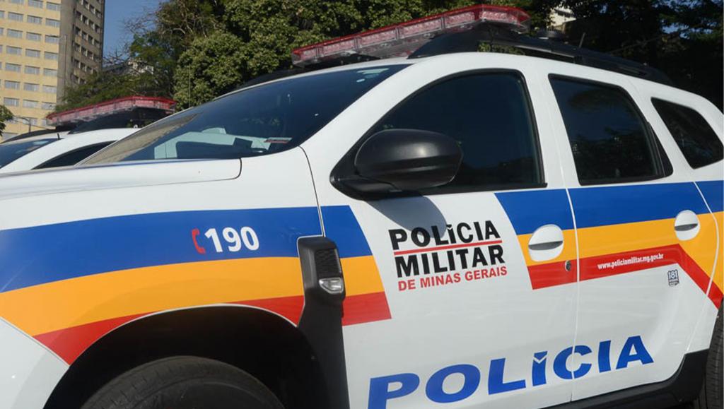 Suspeito é preso por tráfico de drogas durante patrulhamento...