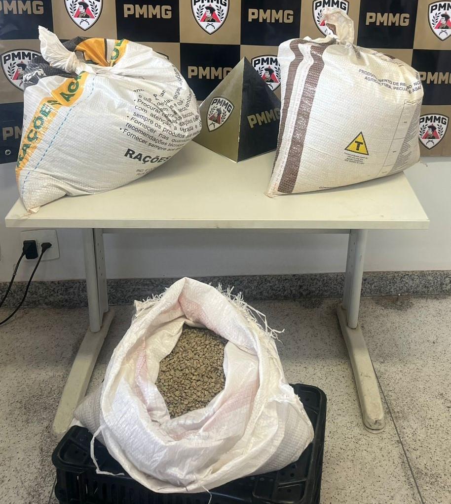 Esquema de furto de café é desmantelado em Patrocínio: dois presos e 43 sacas recuperadas