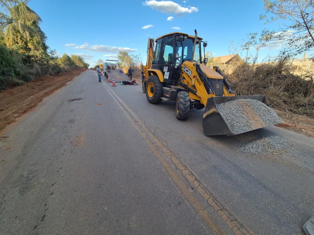 Imagem 1 do post Motociclista fica gravemente ferido após bater em retroescavadeira em trecho em obras da MG-188 Imagem 1 do post Motociclista fica gravemente ferido após bater em retroescavadeira em trecho em obras da MG-188