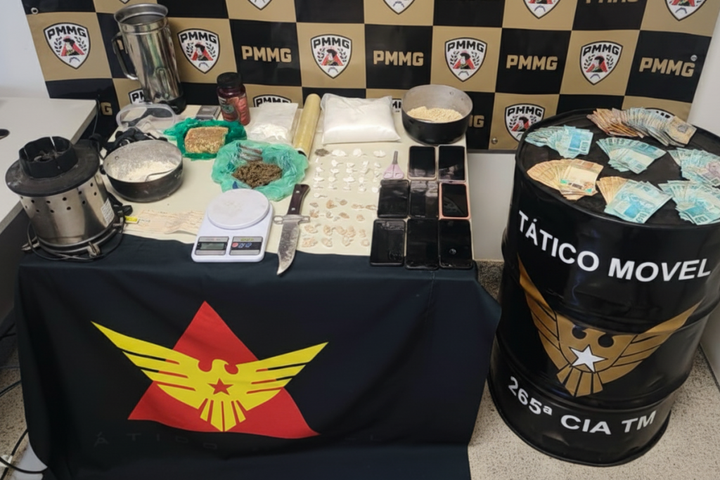 Mulher é presa em Patrocínio suspeita de chefiar o tráfico de drogas e tentar subornar policial