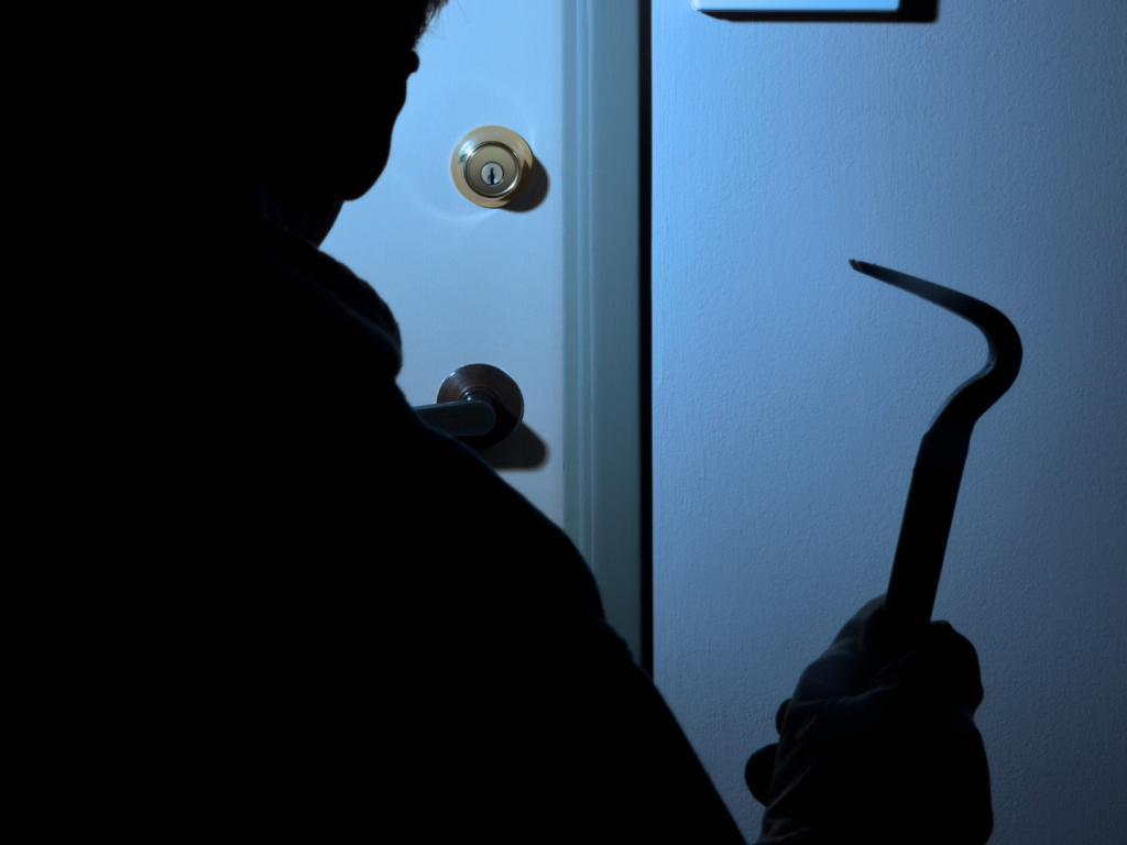 Residências são invadidas no bairro Matinha; suspeito foge e não é localizado