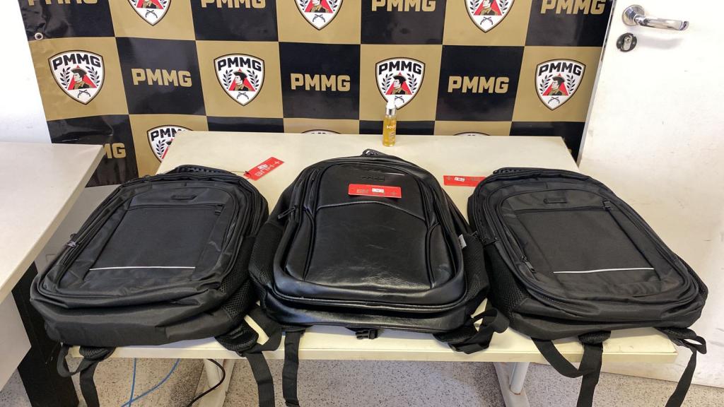 Homem é preso por furto no Centro de Patrocínio após ser flagrado com produtos de loja