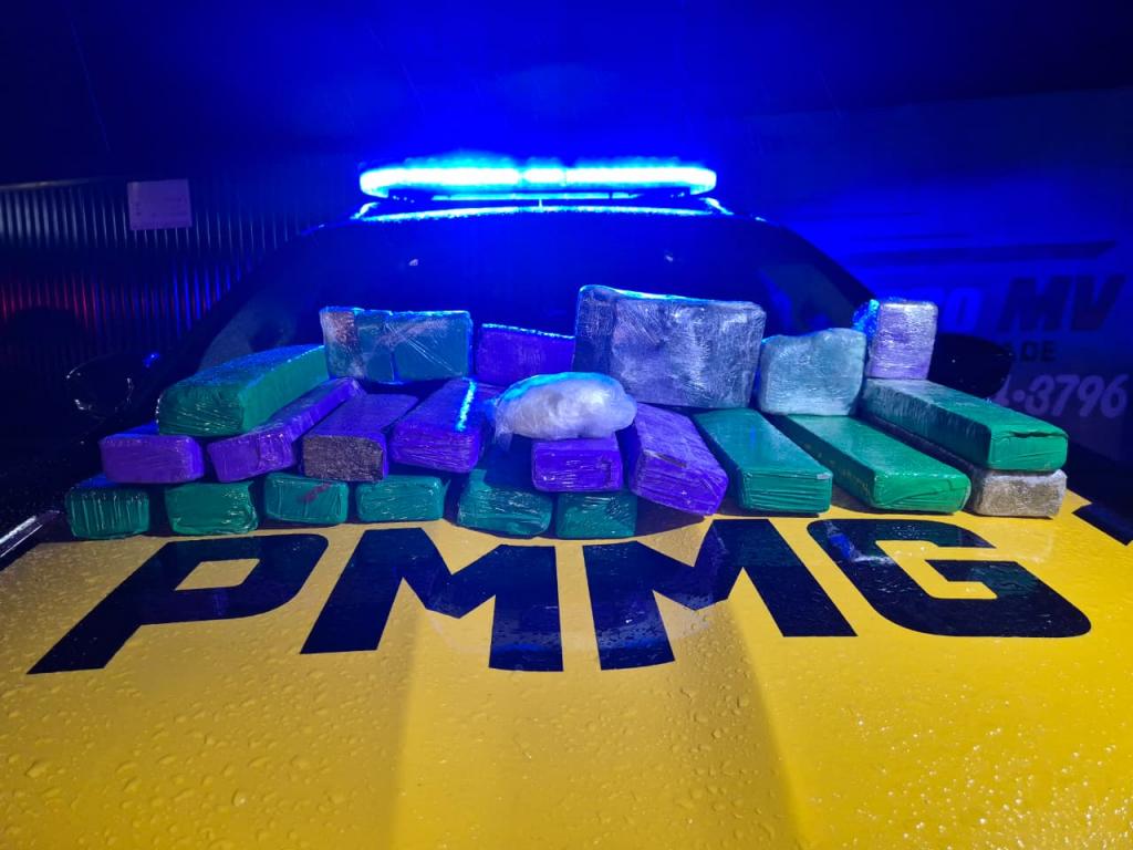 Casal é preso com grande quantidade de drogas na MG-190, em Monte...