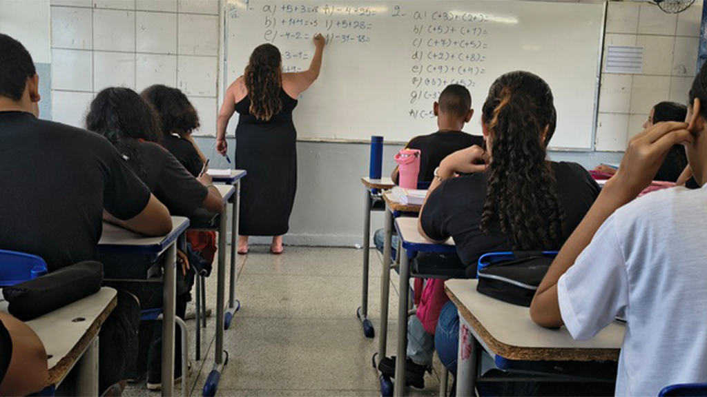 Governo de Minas nomeia aprovados da Educação