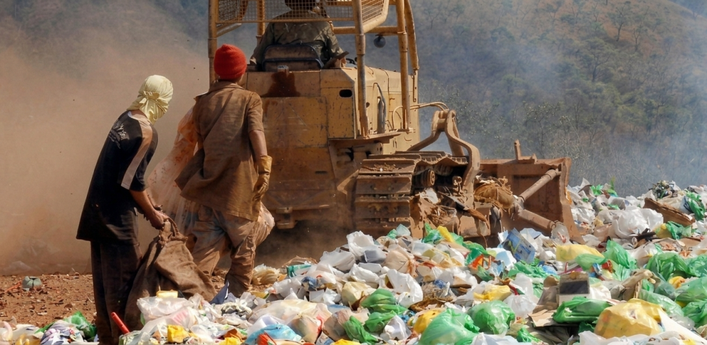 Com lixão em fase de encerramento, lixo de Patrocínio é levado para...
