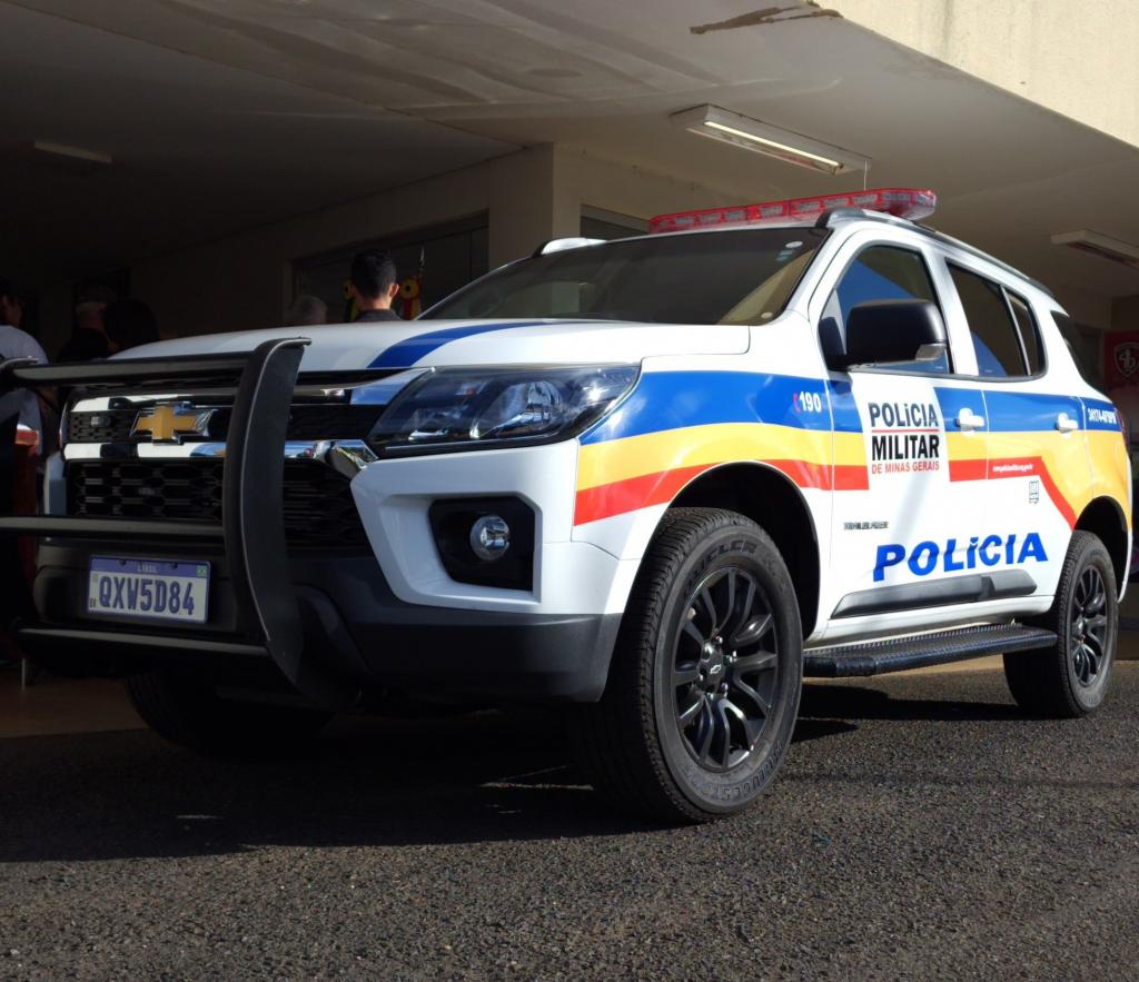 Jovens são detidos após invadirem residência e ameaçarem agentes patrimoniais na Praça Santa Luzia