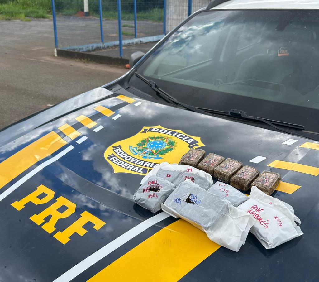 Drogas de alto valor são encontradas em ônibus na BR-365; dono não foi identificado