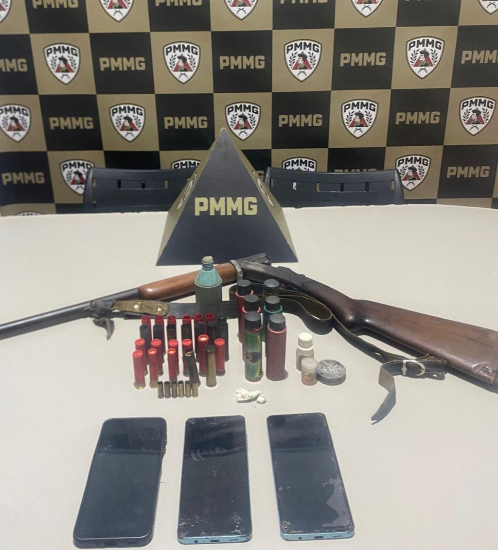 Homens são detidos após agressão e ameaça com arma na zona rural de Monte Carmelo