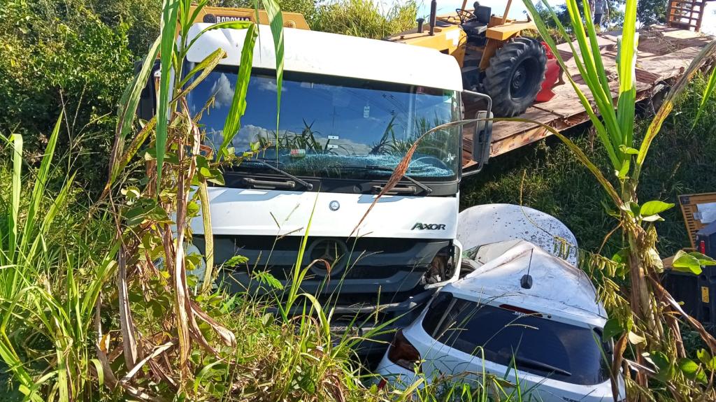 Acidente envolvendo sete veículos deixa três feridos na MGC-354, em Patos de Minas